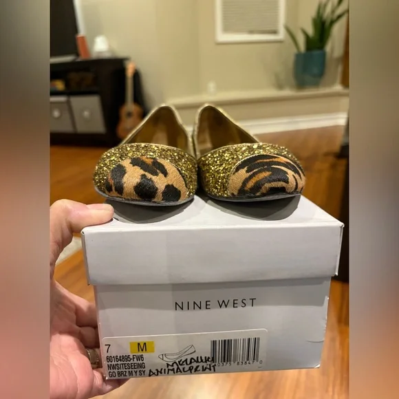 Nine West Gold Glitter Flats with Leopard Print Toe size 7 - Picture 5 of 5